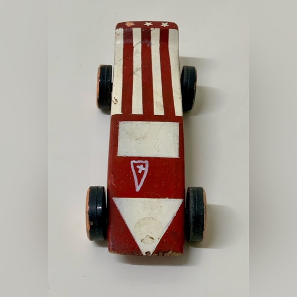 1980 Vintage Hand Crafted Homemade Pinewood Derby Race Car - Picture 3 of 15